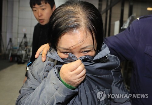 ▲ 사진=연합뉴스, 오늘(19일) 오후 2시10분 '국정농단 비선실세' 최순실 첫 재판 참석