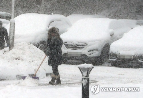 ▲ 내일(23일) 날씨, 충청·호남·영남내륙 밤까지 눈. 연합뉴스