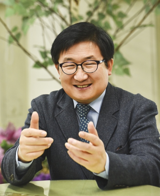 ▲ 강헌구