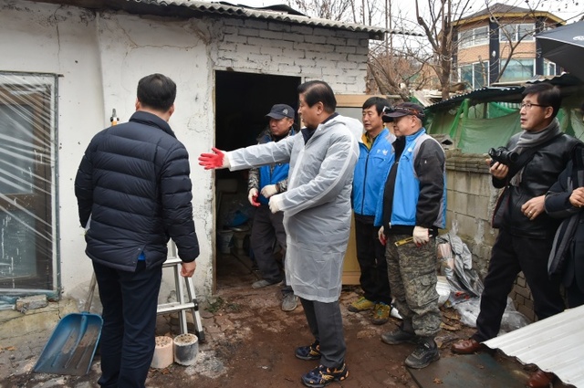 ▲ 1226 [희망복지과] 연말연시 주거취약계층 집중 나눔 사진1