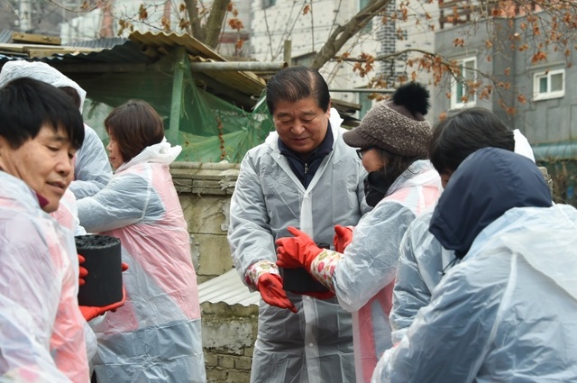 ▲ 1226 [희망복지과] 연말연시 주거취약계층 집중 나눔 사진3