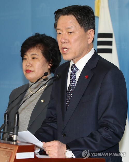 ▲ 사진=연합뉴스, 국민의당 호남색채 짙어진다…새 원내대표에 주승용, 정책위의장 조배숙 당선