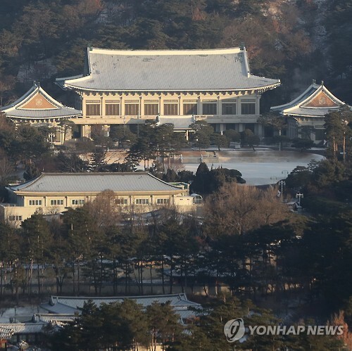 ▲ 사진=연합뉴스, 의료 면허조차 없는 '주사 아줌마, 기 치료 아줌마'도 청와대 드나들었다…정호성 전 비서관 문자 확인