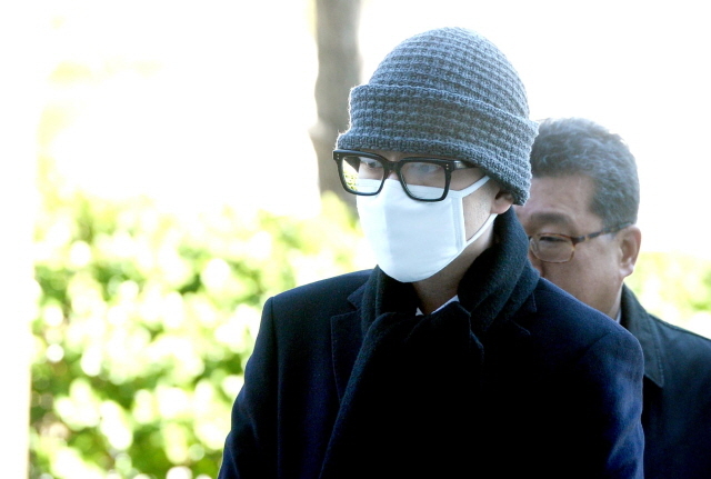 ▲ '대한항공 기내난동 사건' 피의자 임범준씨가 구속 전 피의자심문(영장실질심사)을 받기위해 29일 오후 인천시 남구 인천지방법원으로 들어서고 있다.  장용준기자