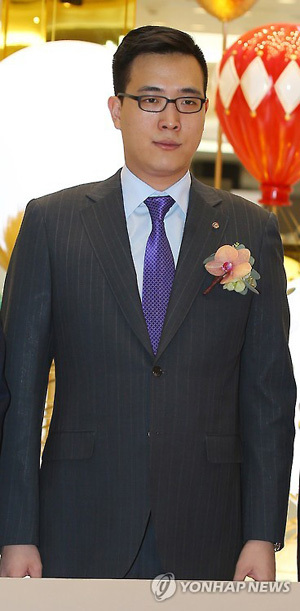 ▲ 사진=연합뉴스, 한화그룹 셋째 아들 김동선 한화건설 팀장, 술집 종업원 폭행 혐의 입건