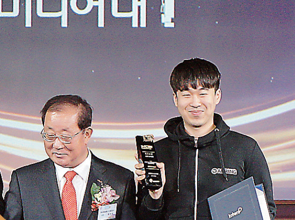 차세대미디어대전에서 최우수상을 수상한 민재명 대표.