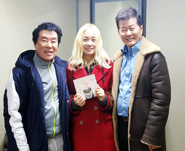 ▲ 태진아·송대관·아이큐 훈훈한 대기실 인증샷… 23일 KBS ‘가요무대’ 출연