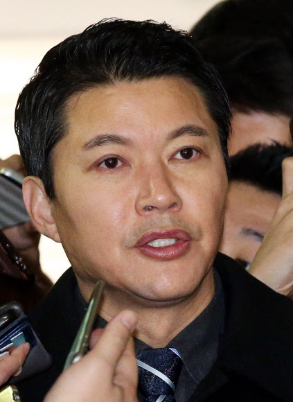 ▲ 사진=연합뉴스, '朴대통령 제부' 신동욱 공화당 총재 특검 출석 