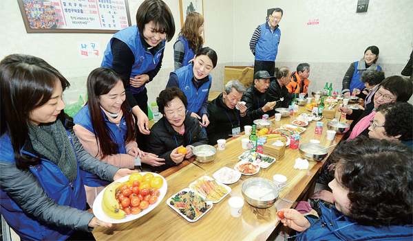 삼성디지털시티 ‘따뜻한 점심 나누기 행사’