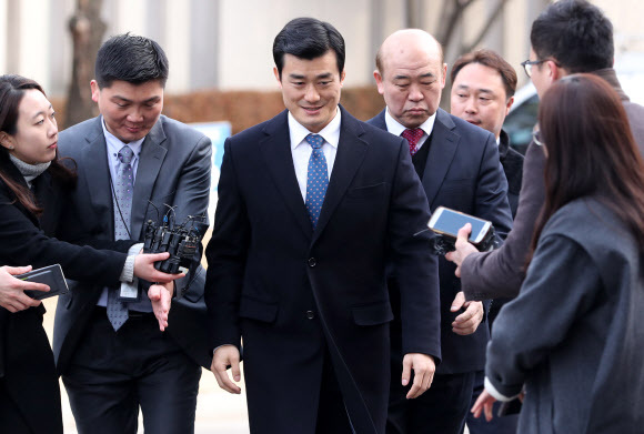 ▲ 사진=연합뉴스, 앵무새 같은 이영선 청와대 행정관, 대부분 질문에 