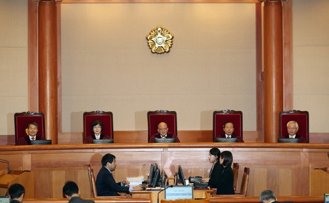 박한철 헌법재판소장이 19일 오전 서울 종로구 재동 헌법재판소 대심판정에서 열린 박근혜 대통령 탄핵심판 7차 공개 변론기일을 주재하고 있다. /연합뉴스