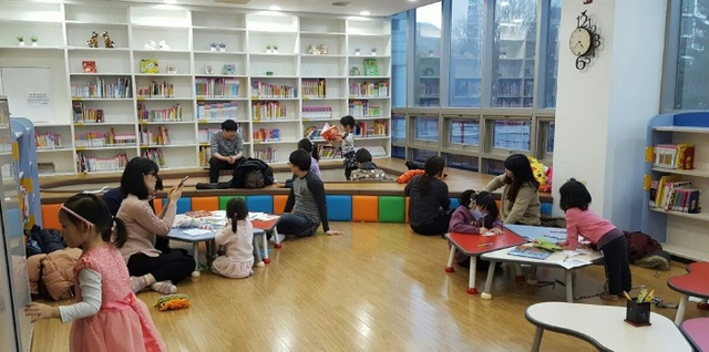 ▲ 군포시 중앙도서관 전경 (2)