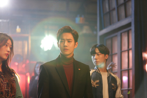 본문엑소수호.jpg