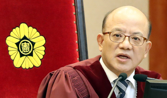 ▲ 사진=연합뉴스, 박한철 헌법재판소장 31일 퇴임, 대통령 탄핵심판 중인 퇴임사 메시지에 '관심'