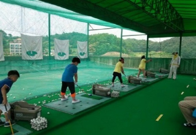 ▲ 광주시, 관내 27개 학교에 교육경비 총3억 5천만원 지원(도궁초 골프교실 지원 사업)