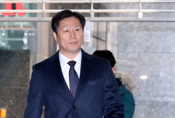 ▲ 사진=연합뉴스, '문고리 3인방' 안봉근 전 비서관 3개월만에 특검에 모습 드러내…'보안손님' 출입 밝혀질까