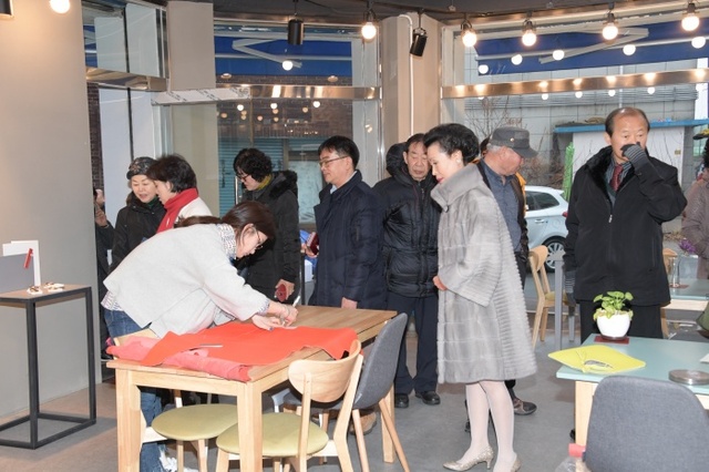 ▲ 3-1. 동두천시 사회단체장협의회 디자인아트빌리지 견학_자치행정과