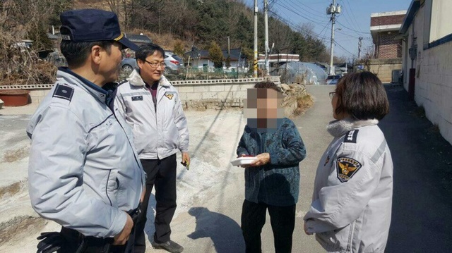 ▲ 170313 남양주서 보도자료(1대3 케어 문안순찰 독거노인 보호 지원)사진 2