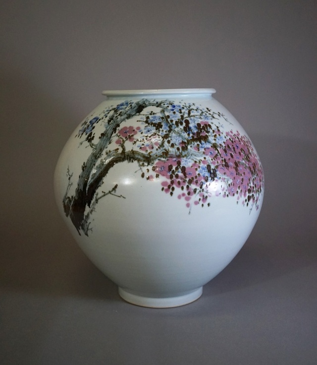 ▲ 임항택_백자진사 매화문호, h48.5cm