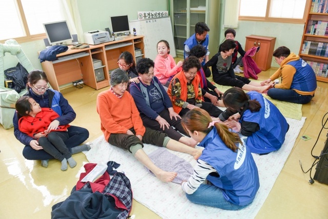 ▲ 사본 -삼성디지털시티_자매마을봉사활동2