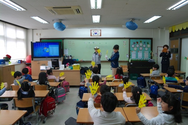 ▲ 의왕경찰서, 피켓배부