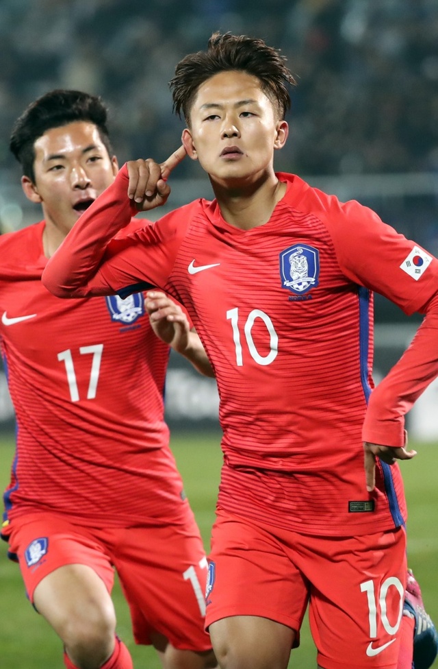 ▲ 27일 천안종합운동장에서 열린 U-20 4개국 축구대회 한국과 잠비아의 경기에서 한국 이승우가 골을 넣은 뒤 세리머니를 하고 있다.연합뉴스
