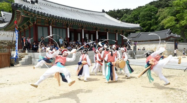 ▲ 광주시, 주말 시티투어 운영(광주시립광지원농악단 공연)