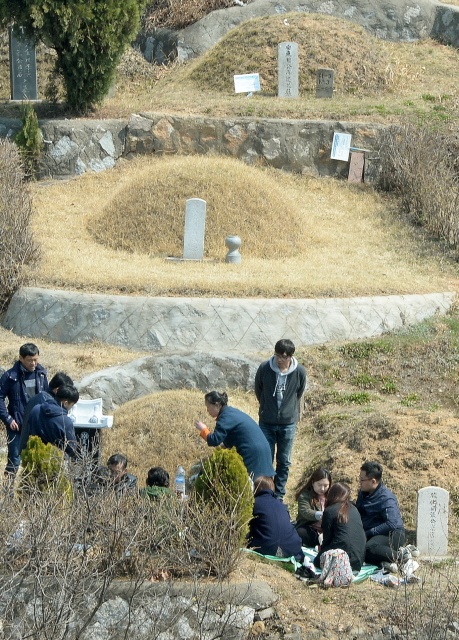 크기변환_20170402 한식 앞둔 인천가족공원2 JYJ_7106.jpg