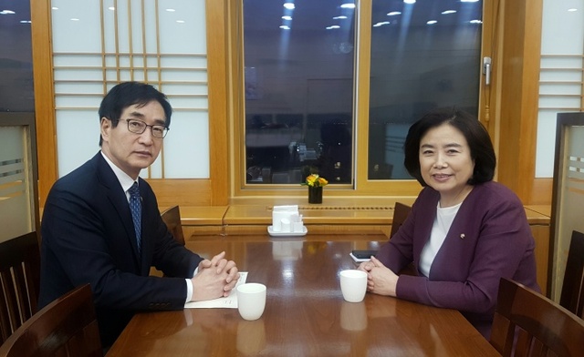 ▲ 박순자 의원과 이준식 교육부장관