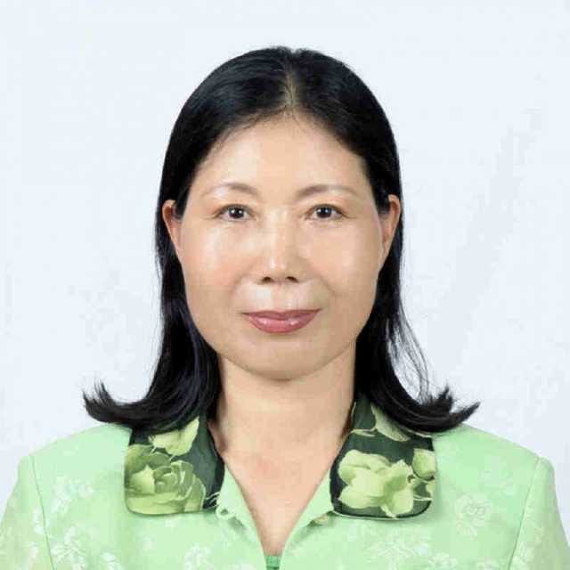 ▲ 충남 보령 출생. 공주교육대학교 졸업. 으로 등단. 시집   한국문인협회, 한국시인협회, 국제PEN한국본부 회원. 황희문학상, 한국은유문학상, 작가와문학상, 충남문학상 수상.