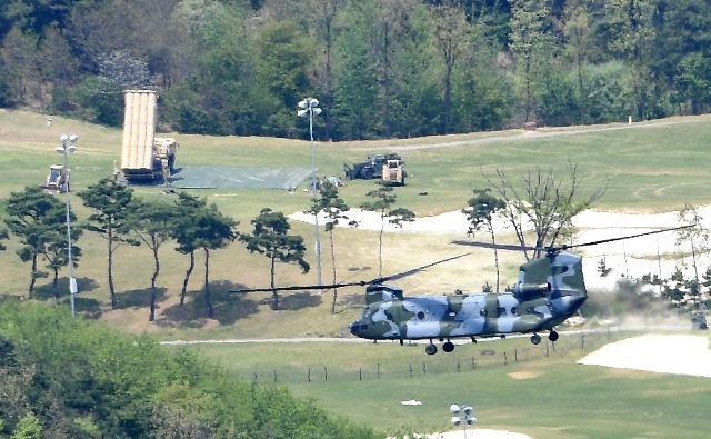 경북 성주군 성주골프장에 전격 배치된 사드(고고도 미사일 방어체계·THAAD). 