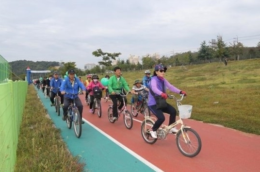 ▲ 광명시가 전 시민의 안전을 위해 지난해에 이어 올해도 자전거보험에 가입한다. 광명시 제공