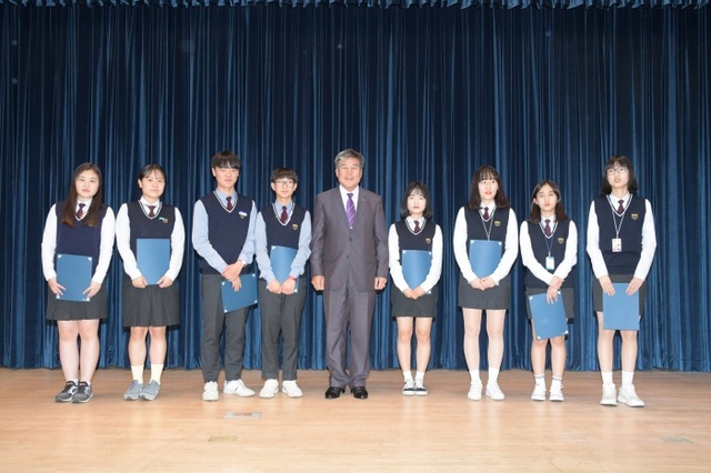 ▲ 5-1. 애향장학금 장학증서 전달식_평생교육원