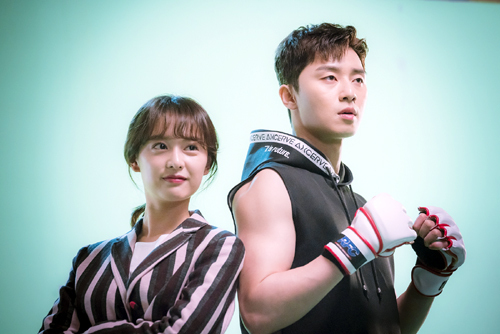 ▲ KBS 2TV 월화드라마 ‘쌈, 마이웨이’ 박서준x김지원. 팬엔터테인먼트 제공