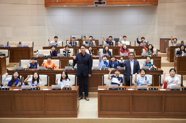 ▲ 20170516 용인시의회 청소년 지방자치교육 프로그램 성복초등학교 학생들 참여(5)