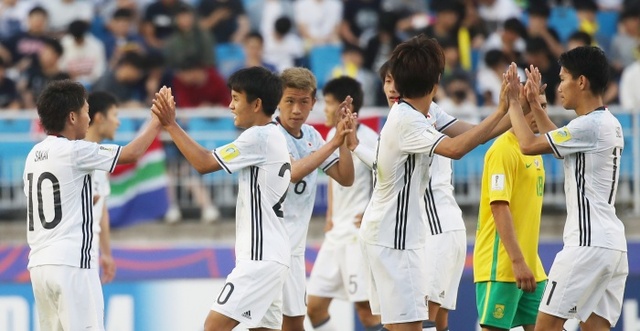 ▲ 21일 수원월드컵경기장에서 열린 2017 국제축구연맹(FIFA) 20세 이하(U-20) 월드컵 조별리그 D조 남아프리카공화국과 일본의 경기에서 2대1로 승리한 일본 선수들이 기뻐하고 있다.연합뉴스