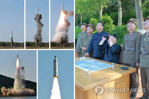 ▲ 노동신문은 22일 고체연료를 사용하는 지상대지상 중장거리전략탄도탄 '북극성 2형'을 전날 성공적으로 시험 발사했다면서 김정은 북한 노동당 위원장이 부대 실전배치를 승인했다고 보도했다. 사진은 발사후 상공으로 솟구치는 북극성2형의 모습. /연합