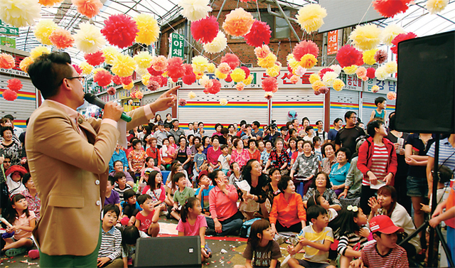 ▲ 2014년 강남시장 마을축제 모습.