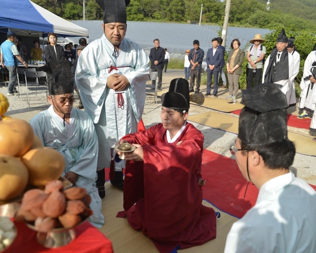 ▲ 2016년선감학원위령제_선감묘역(정대운) (2)