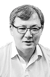 윤경우 