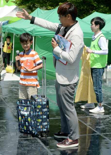 크기변환_201706043 인천청소년 경제 대축전 경제야 놀자 나도 경매왕 JYJ_8189.jpg
