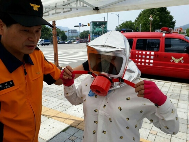 ▲ 소방서, 마스크 체험