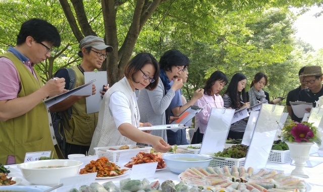 ▲ 토종채소 시식평가