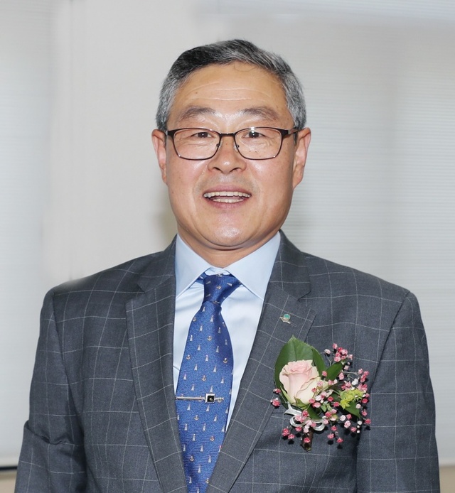 ▲ 명예퇴직 박노식 평택시 송탄출장소소장
