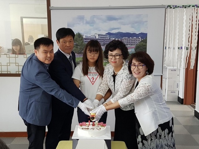 ▲ 100주년커팅식