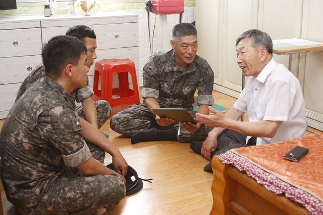 ▲ 5기갑여단 부사관단 양주시 거주 참전용사 위문방문 (3)