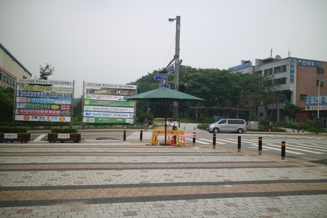 ▲ 안산-상록수 역 인근 횡단보도에 설치된 그늘막
