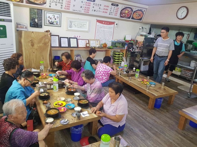 ▲ 7-1.중앙동 이담양평해장국 사랑의 중식봉사_중앙동