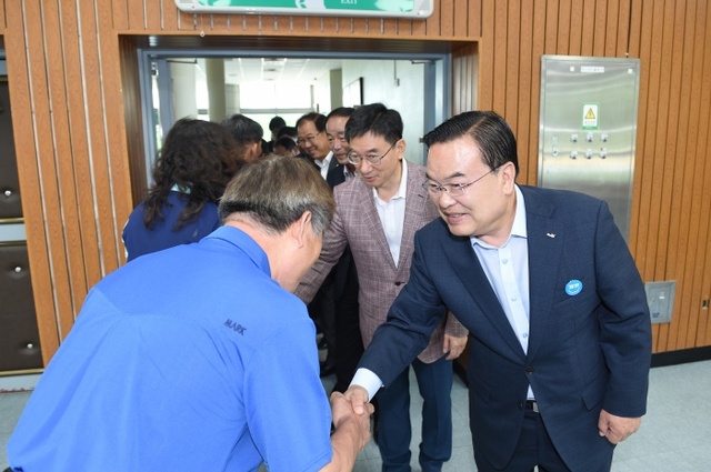 ▲ 임용장 수여(2)