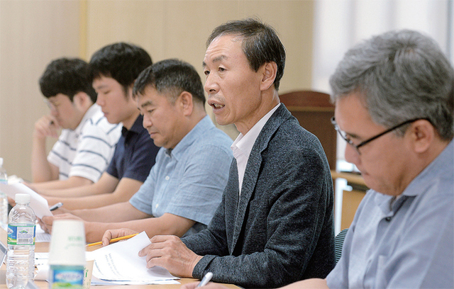 ▲ 광주시 ‘힐스테이트 태전’  현대건설(주) 현장 특별감독 실시 관련 긴급 기자회견이 열린 3일 고용노동부 성남지청에서 김호현지청장이 특별감독 방안을 발표하고 있다.  조태형기자